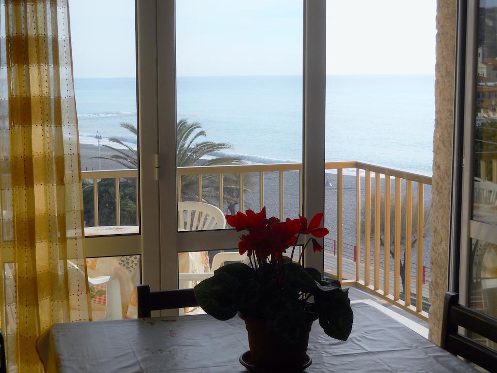 Gaiavacanze Beach Apartment Bordighera Quarto foto